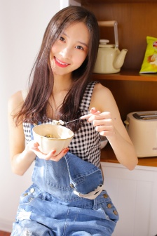 饥渴的寡妇hd